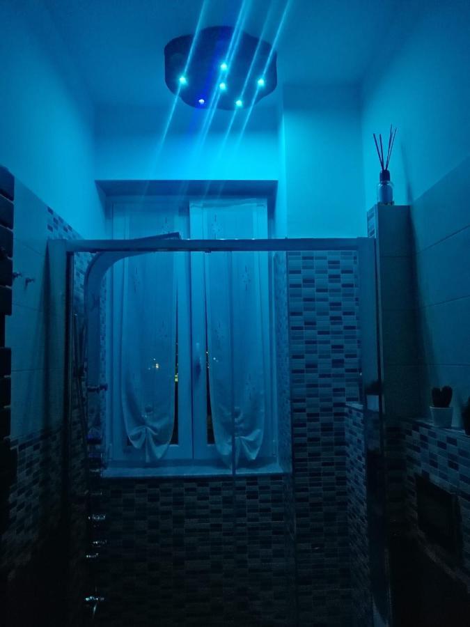 Ad Un Passo Dal Mare Apartment Savona Bagian luar foto