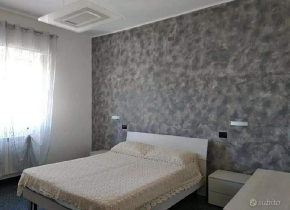 Ad Un Passo Dal Mare Apartment Savona Bagian luar foto