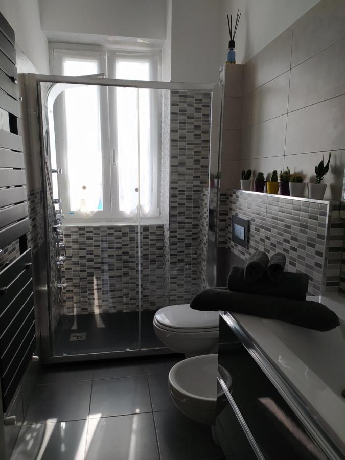 Ad Un Passo Dal Mare Apartment Savona Bagian luar foto